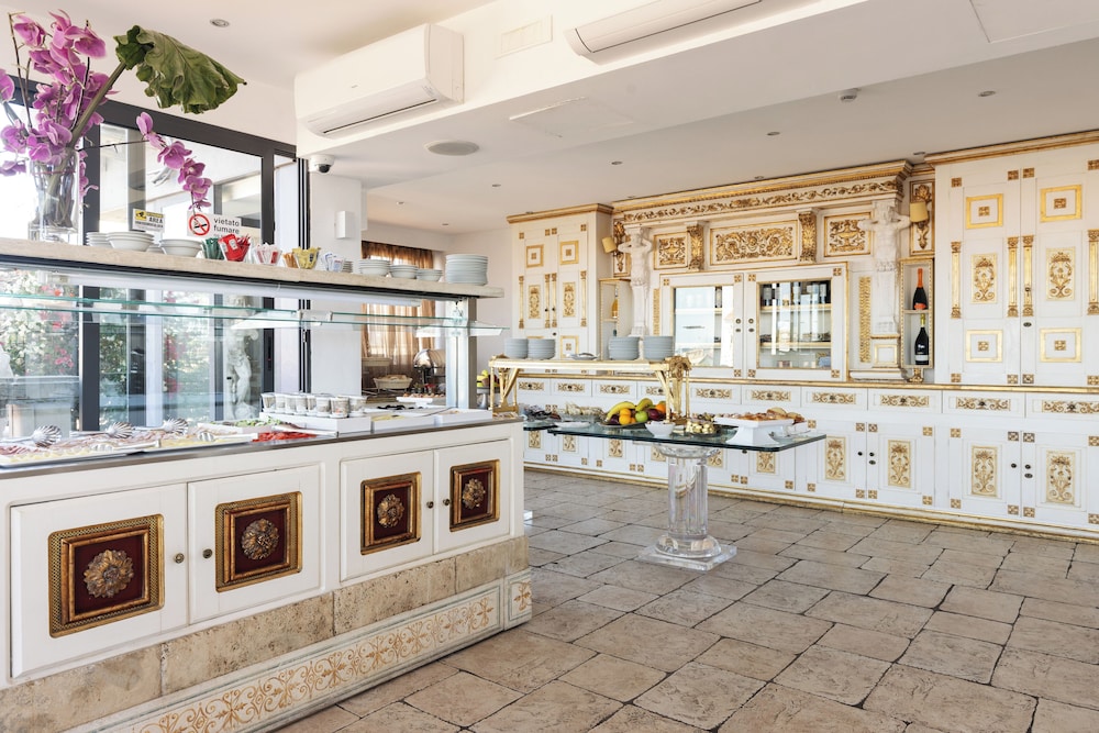 ROMANICO PALACE LUXURY HOTEL & SPA — Restaurant & bars in Rome, Lazio