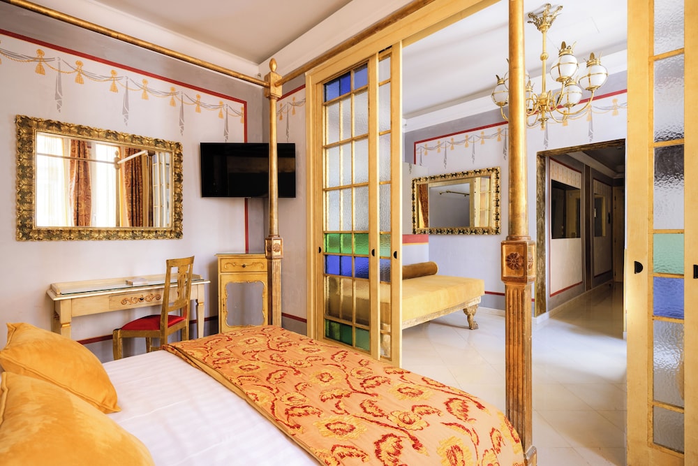 ROMANICO PALACE LUXURY HOTEL & SPA — Hotel rooms in Rome, Lazio