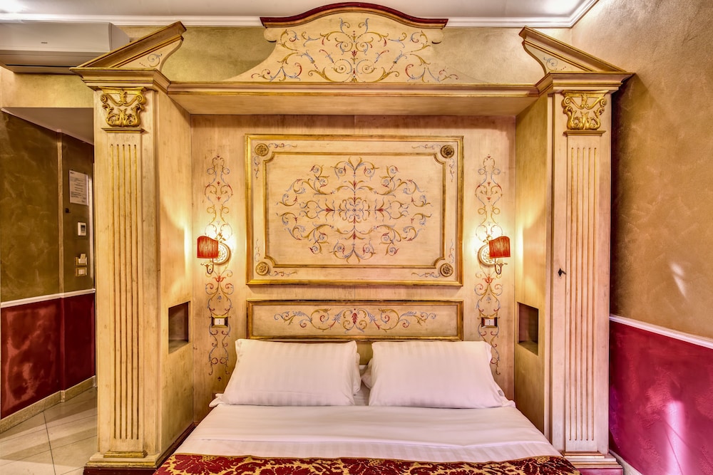 ROMANICO PALACE LUXURY HOTEL & SPA — Hotel rooms in Rome, Lazio