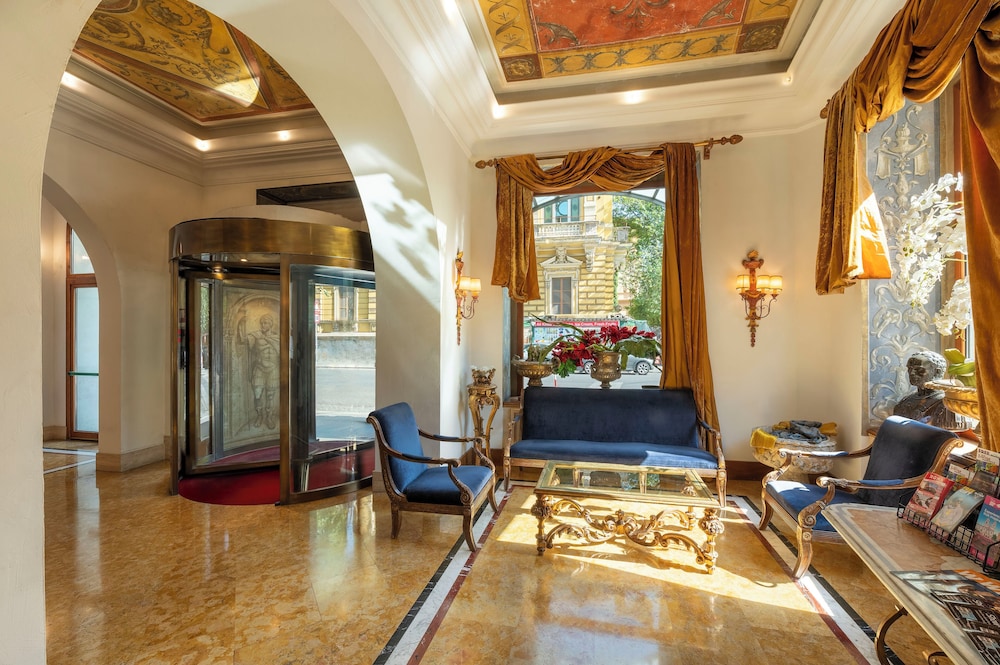 ROMANICO PALACE LUXURY HOTEL & SPA — Hotel building in Rome, Lazio
