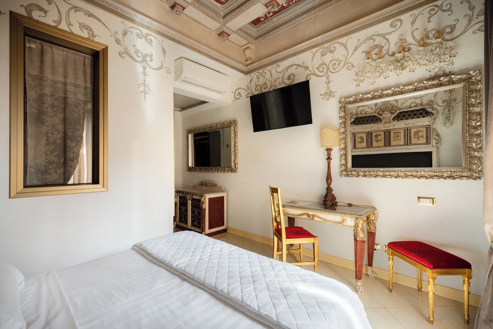 ROMANICO PALACE LUXURY HOTEL & SPA — Hotel rooms in Rome, Lazio