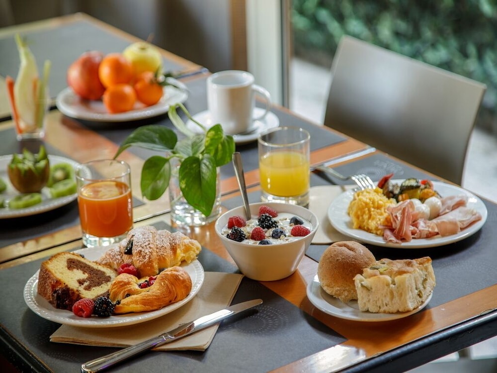 Hotel Santa Costanza by OMNIA hotels — Restaurant & bars in Rome, Lazio
