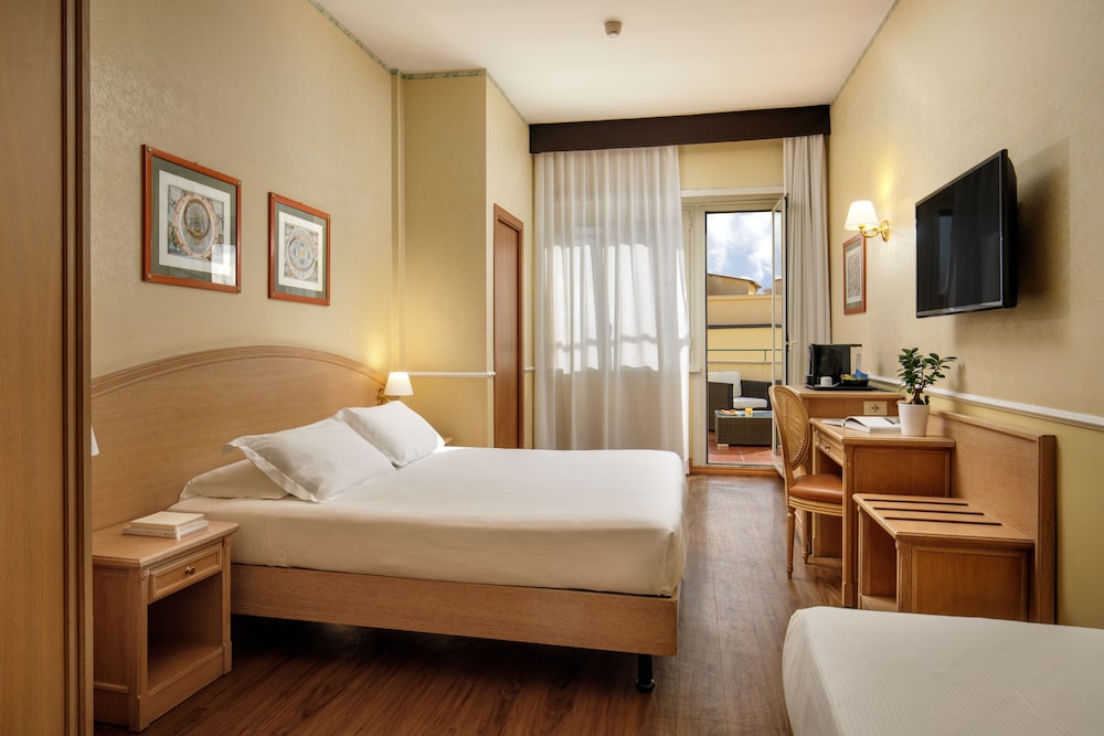 Hotel Santa Costanza by OMNIA hotels — Hotel rooms in Rome, Lazio