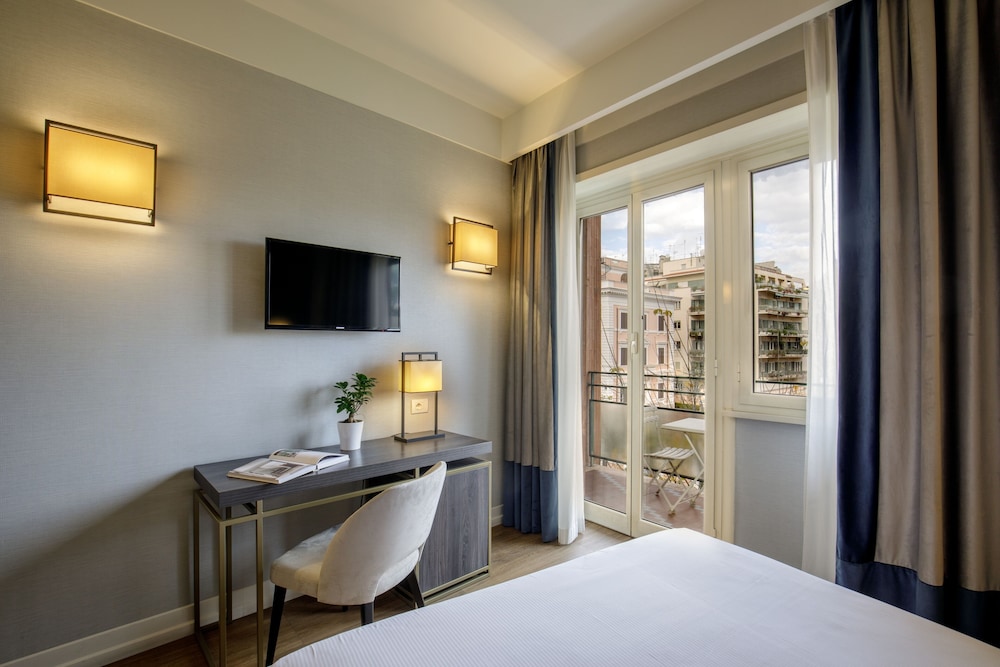 Hotel Santa Costanza by OMNIA hotels — Hotel rooms in Rome, Lazio