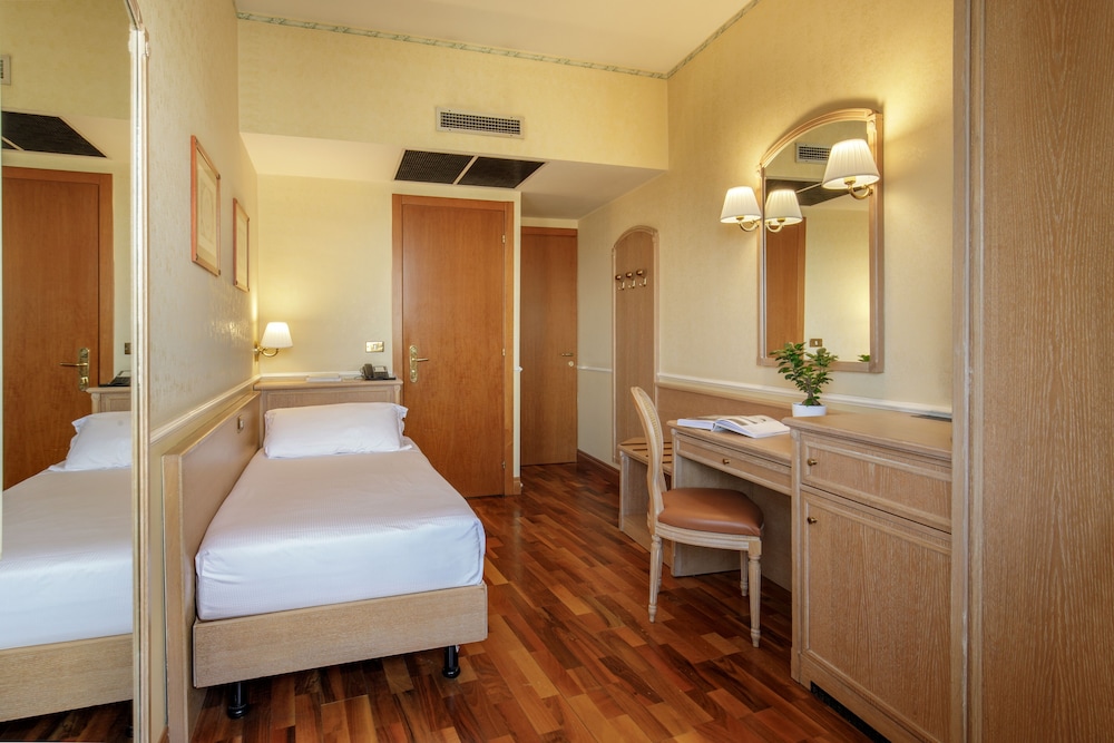 Hotel Santa Costanza by OMNIA hotels — Hotel rooms in Rome, Lazio