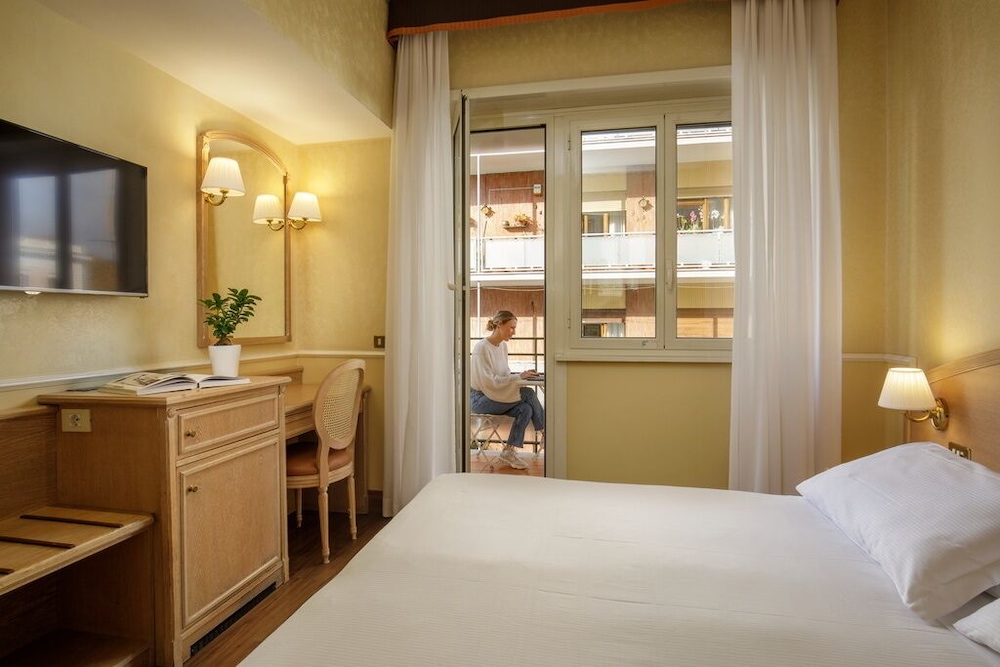 Hotel Santa Costanza by OMNIA hotels — Hotel rooms in Rome, Lazio