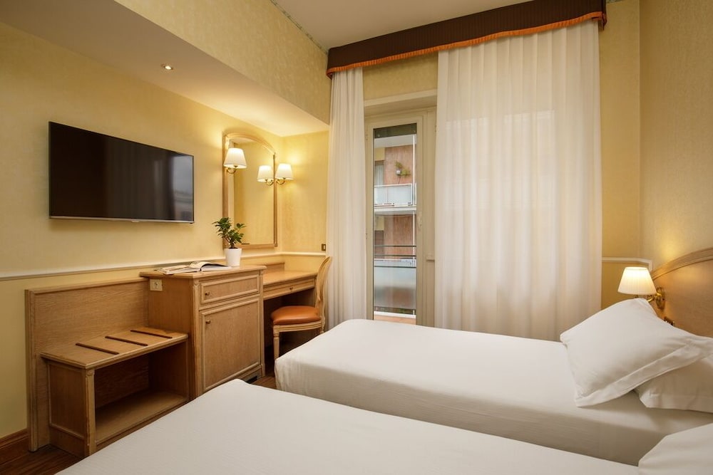 Hotel Santa Costanza by OMNIA hotels — Hotel rooms in Rome, Lazio