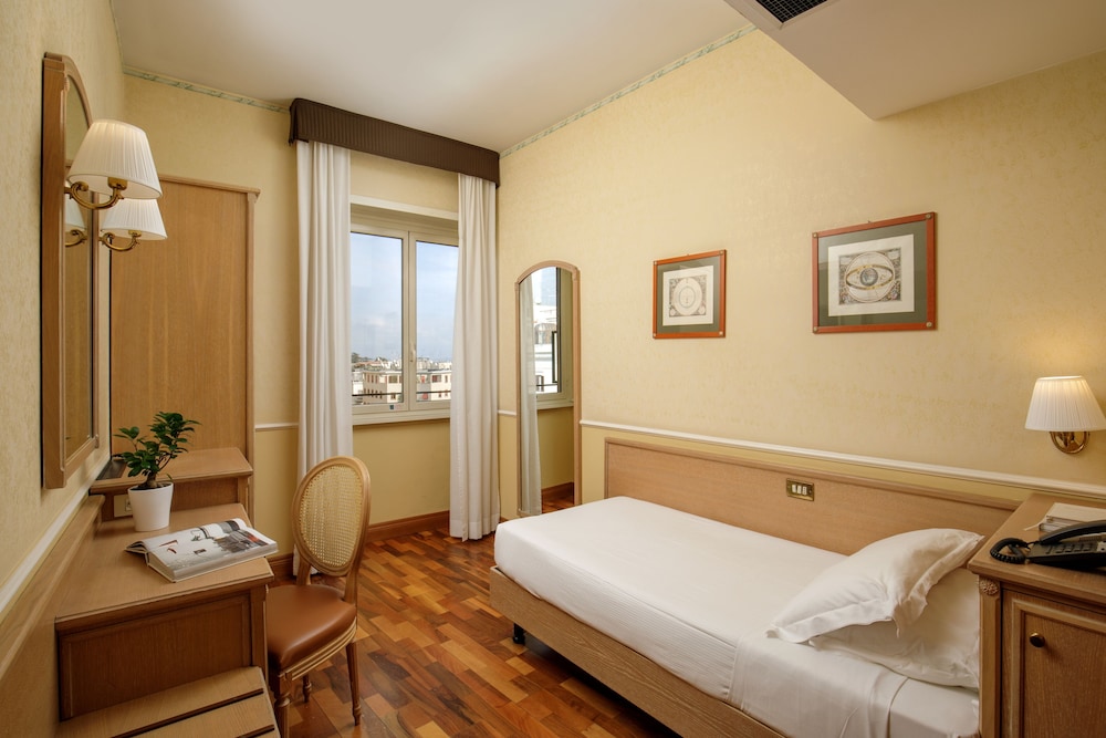 Hotel Santa Costanza by OMNIA hotels — Hotel rooms in Rome, Lazio