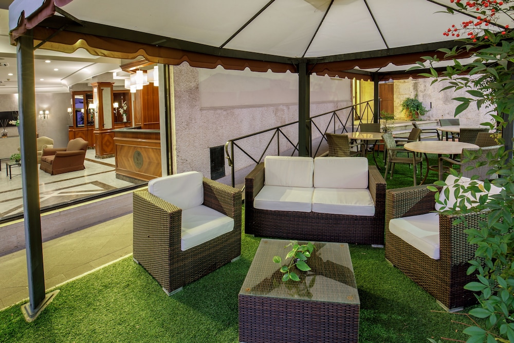 Hotel Santa Costanza by OMNIA hotels — Restaurant & bars in Rome, Lazio