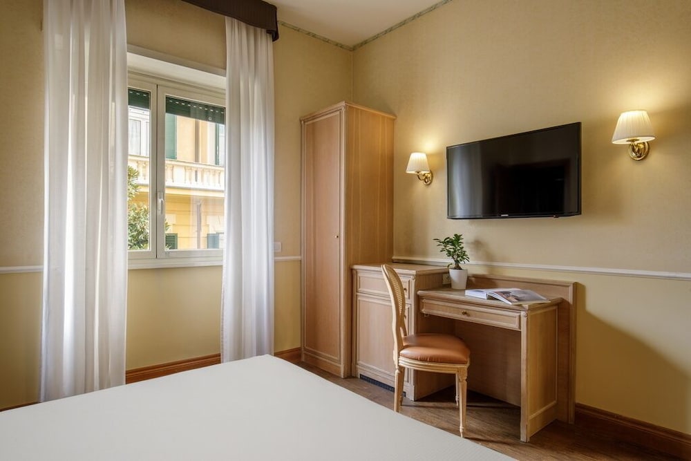 Hotel Santa Costanza by OMNIA hotels — Hotel rooms in Rome, Lazio