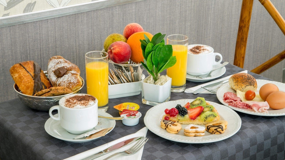 Hotel Santa Costanza by OMNIA hotels — Restaurant & bars in Rome, Lazio