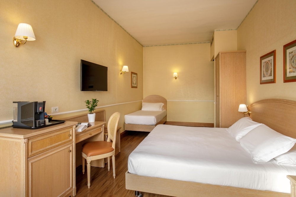 Hotel Santa Costanza by OMNIA hotels — Hotel rooms in Rome, Lazio