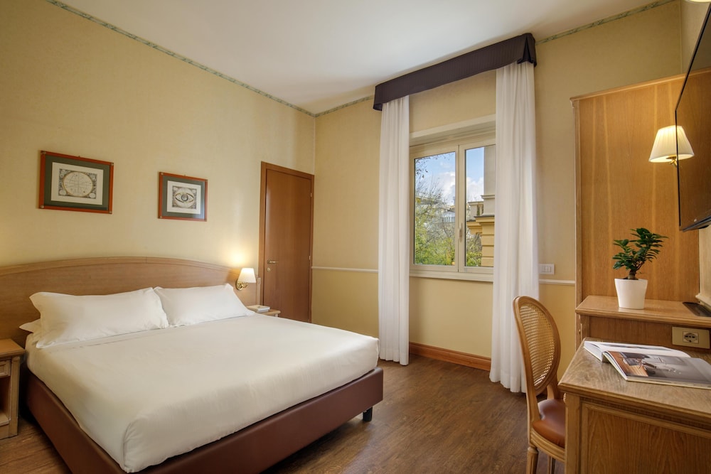 Hotel Santa Costanza by OMNIA hotels — Hotel rooms in Rome, Lazio