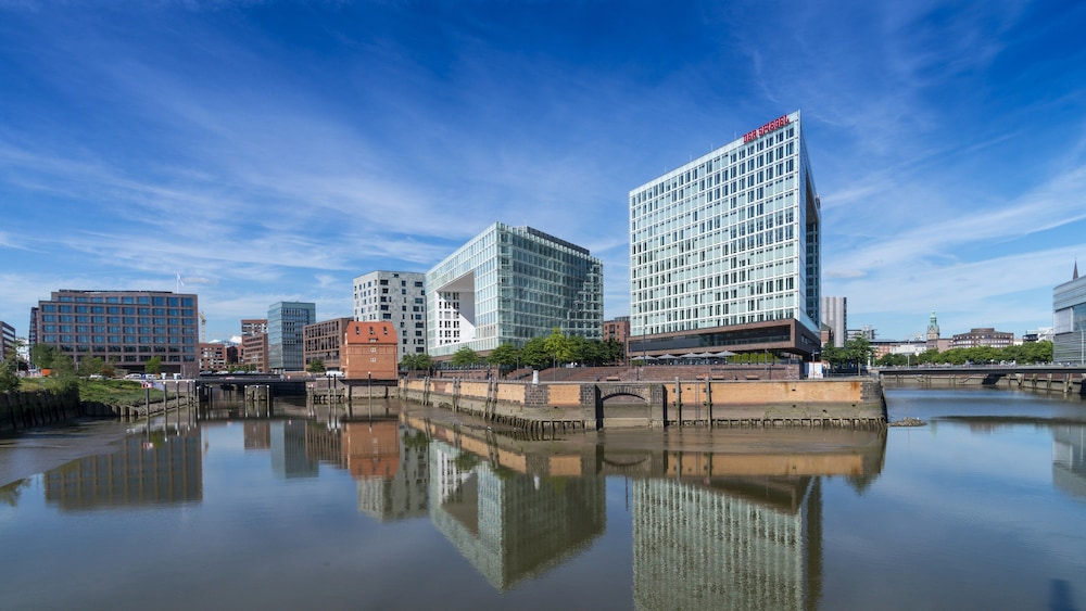 Holiday Inn Hamburg - City Nord by IHG — Hotel building in Hamburg, Hamburg