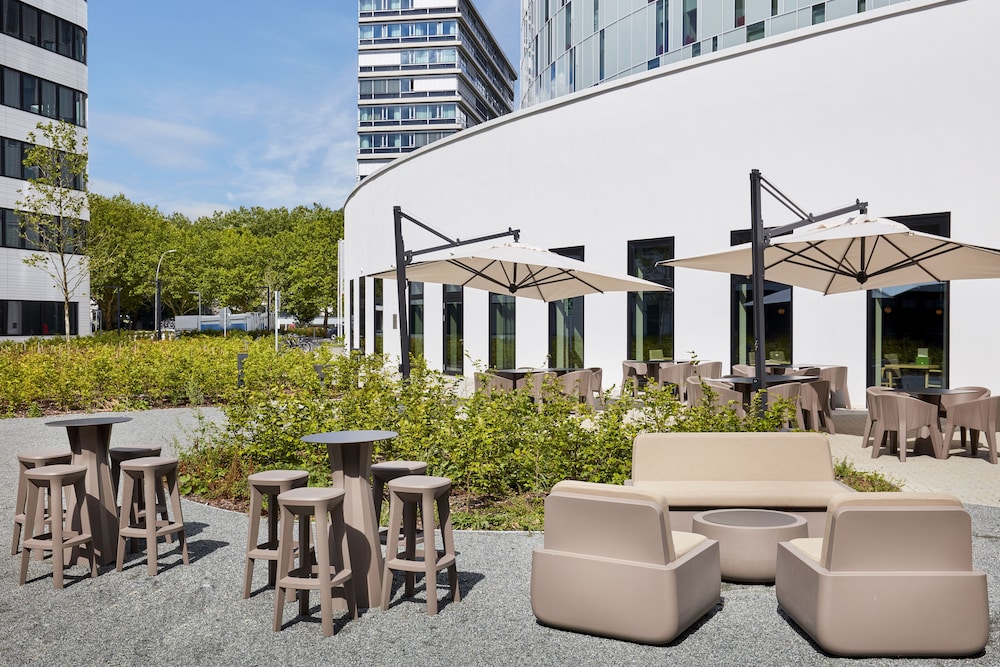 Holiday Inn Hamburg - City Nord by IHG — Restaurant & bars in Hamburg, Hamburg