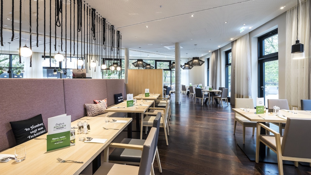 Holiday Inn Hamburg - City Nord by IHG — Restaurant & bars in Hamburg, Hamburg