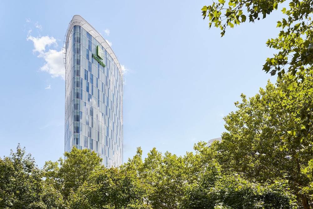 Holiday Inn Hamburg - City Nord by IHG — Hotel building in Hamburg, Hamburg