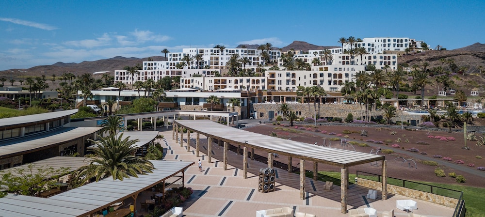 Playitas Hotel - Sports Resort — Hotel building in Las Playitas, Canary Islands