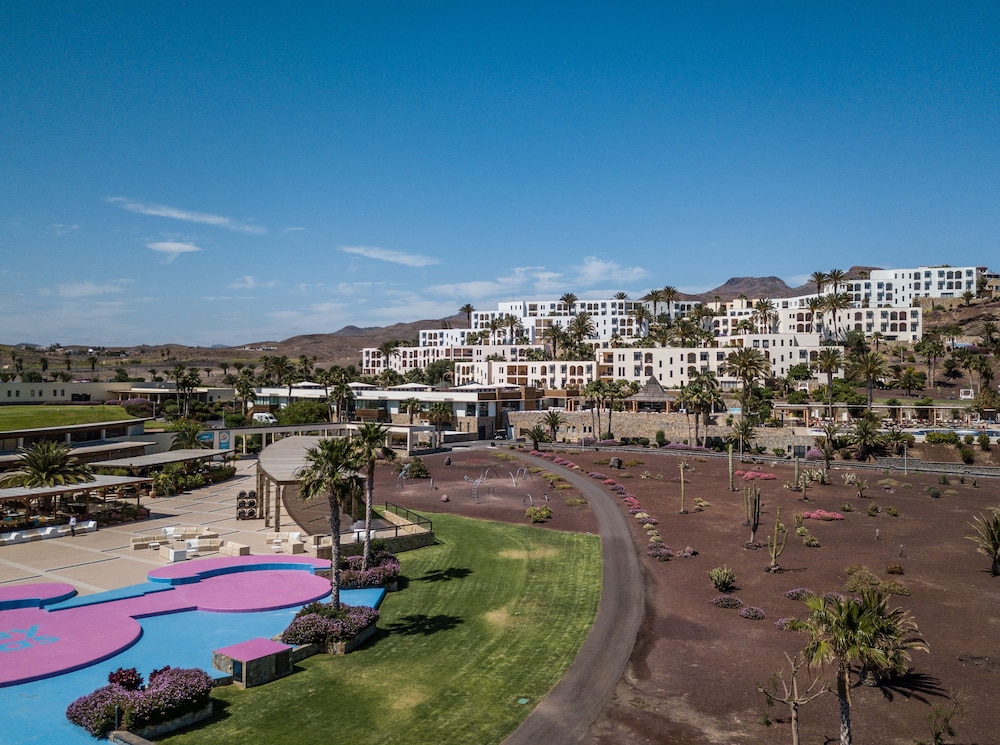 Playitas Hotel - Sports Resort — Hotel building in Las Playitas, Canary Islands