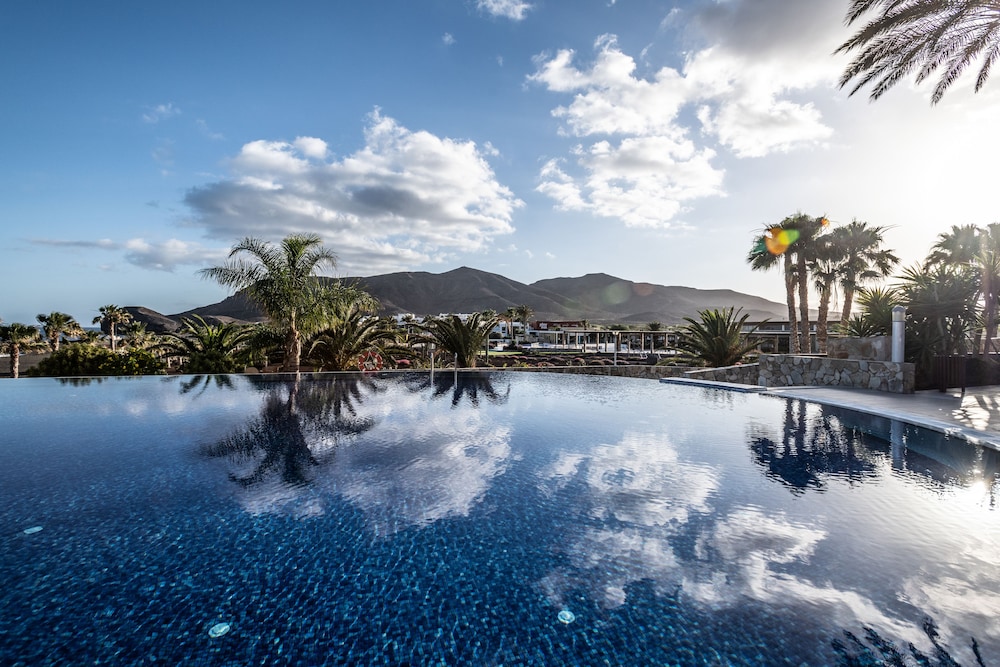 Playitas Hotel - Sports Resort — Swimming pool in Las Playitas, Canary Islands