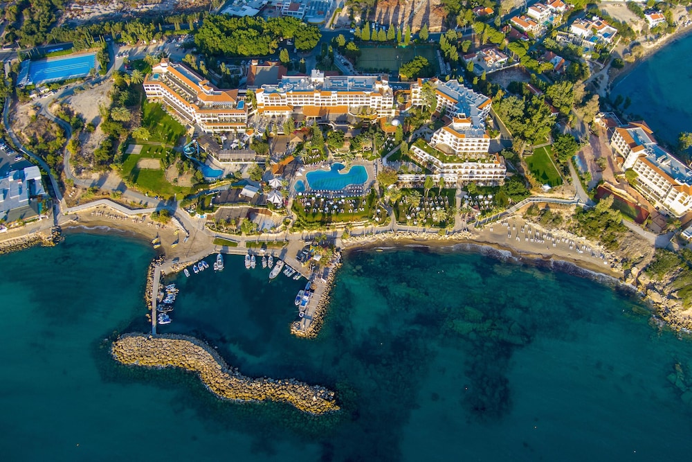 Coral Beach Hotel and Resort - zdjęcie 3