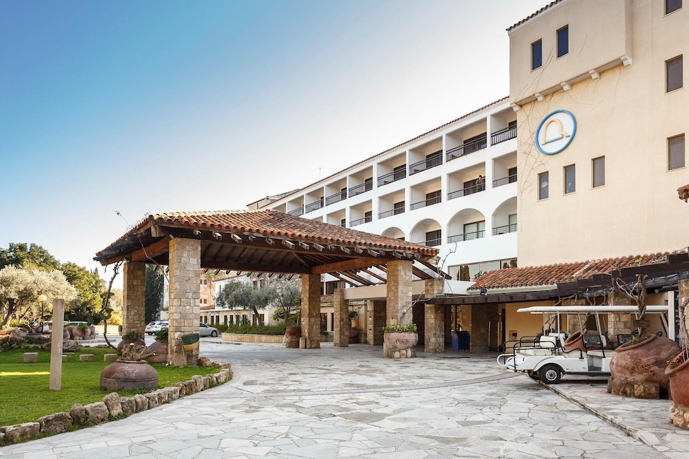 Coral Beach Hotel and Resort — Hotel building in Peyia, Paphos Region