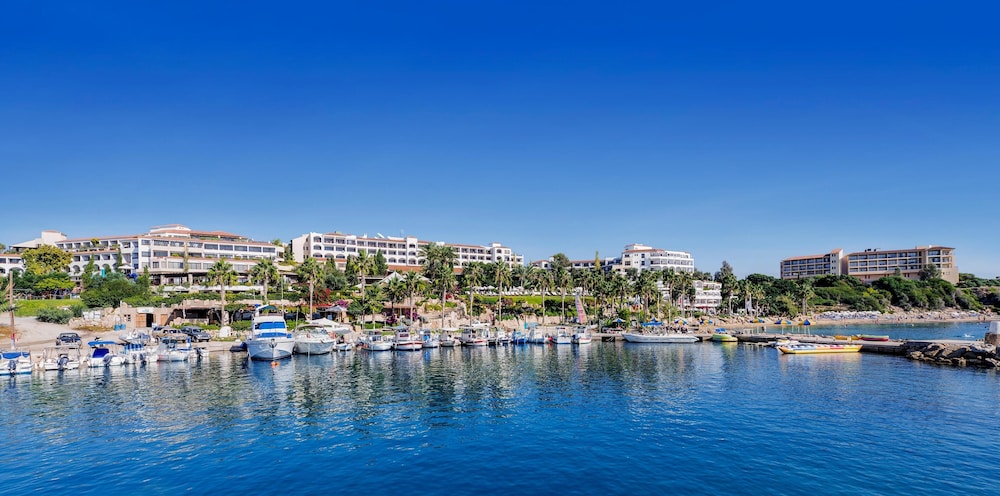 Coral Beach Hotel and Resort — Hotel building in Peyia, Paphos Region