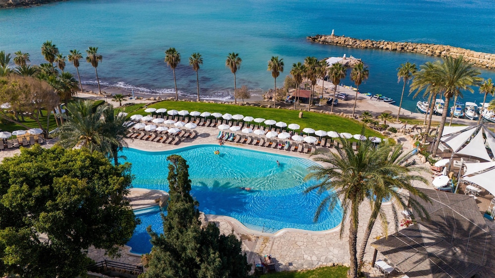 Coral Beach Hotel and Resort — Swimming pool in Peyia, Paphos Region