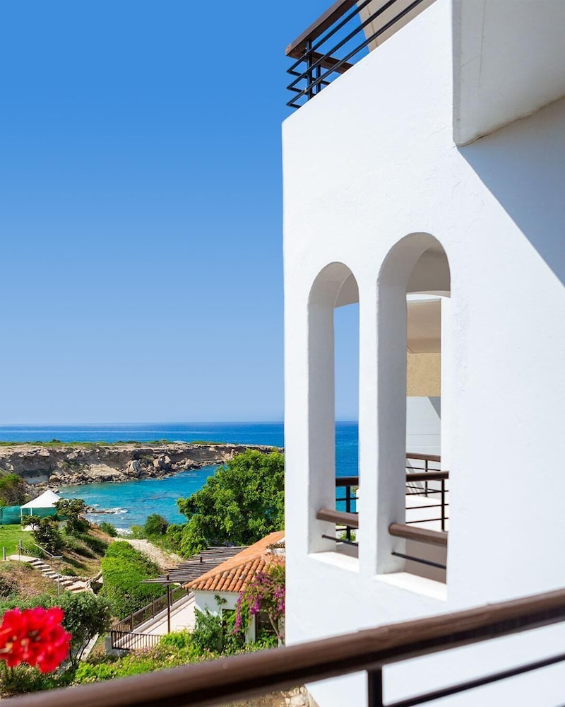 Coral Beach Hotel and Resort — Hotel building in Peyia, Paphos Region
