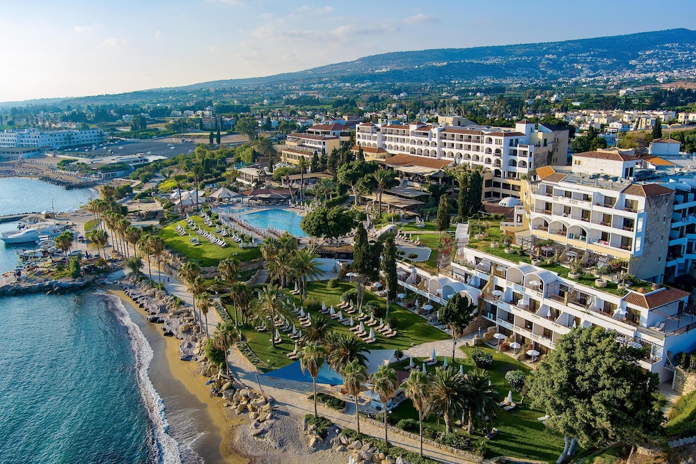 Coral Beach Hotel and Resort — Hotel building in Peyia, Paphos Region