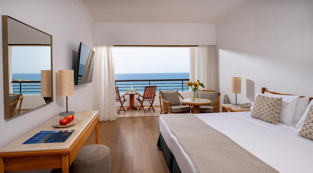 Coral Beach Hotel and Resort — Hotel rooms in Peyia, Paphos Region