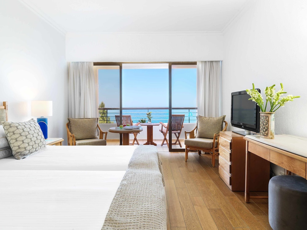 Coral Beach Hotel and Resort — Hotel rooms in Peyia, Paphos Region