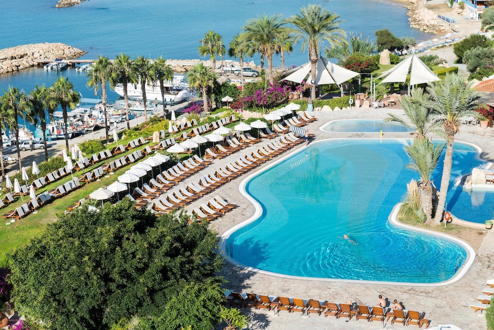 Coral Beach Hotel and Resort — Swimming pool in Peyia, Paphos Region