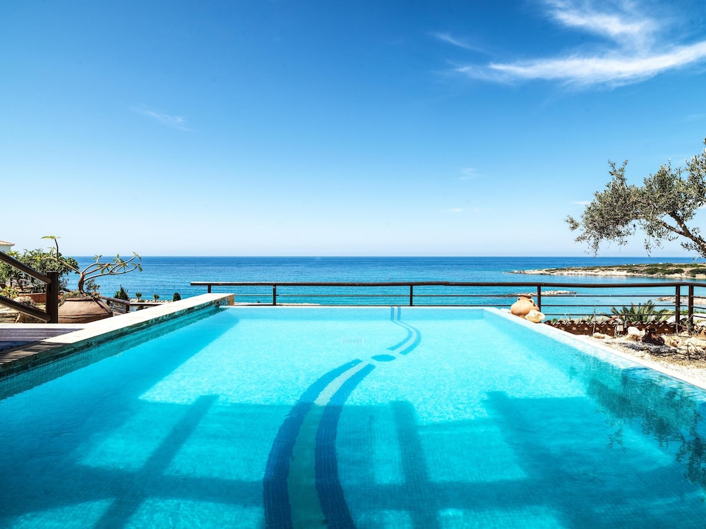 Coral Beach Hotel and Resort - zdjęcie 2