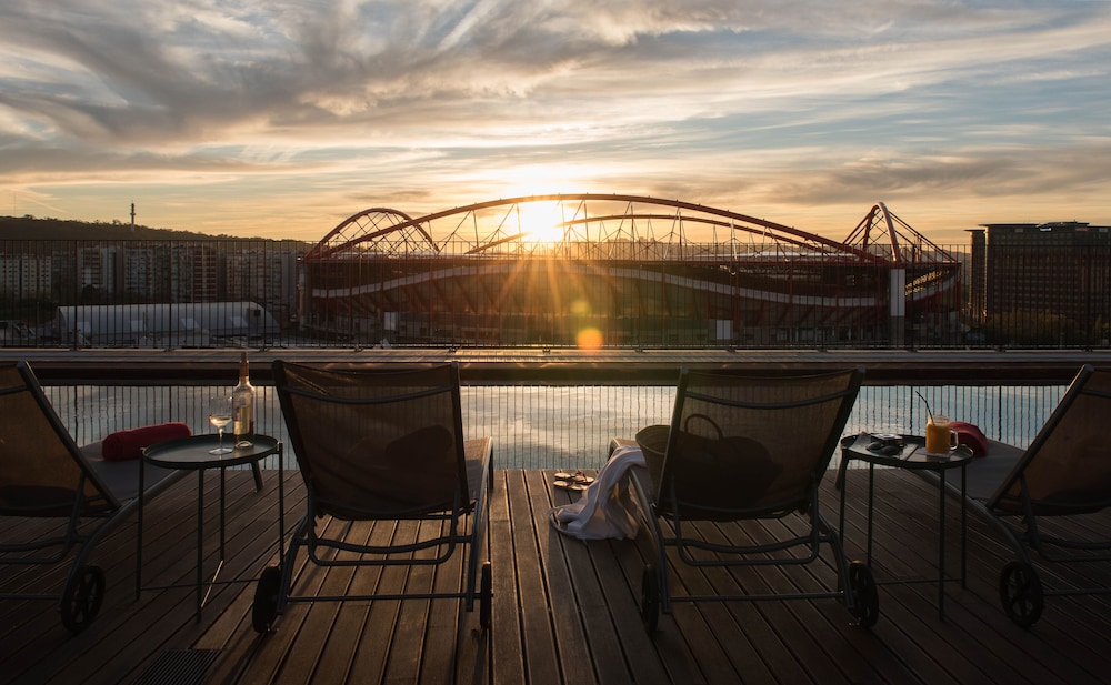 Upon Lisbon Prime Residences — Swimming pool in Lisbon, Lisboa