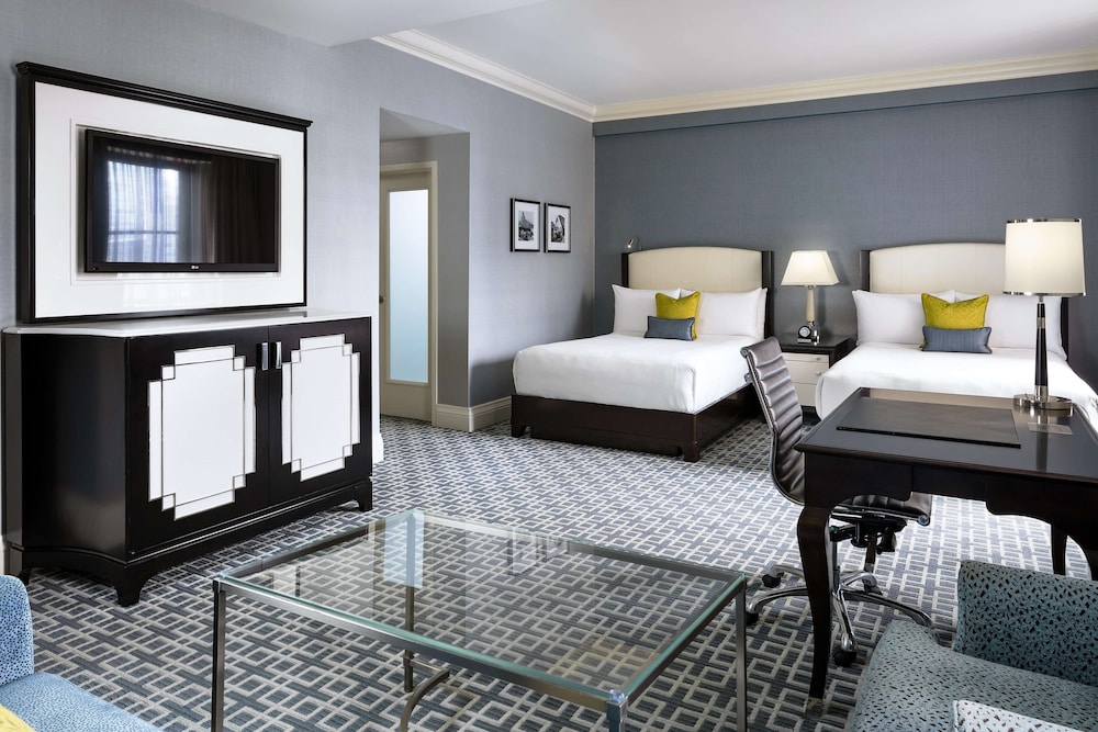 Fairmont Royal York — Hotel rooms in Toronto, Ontario