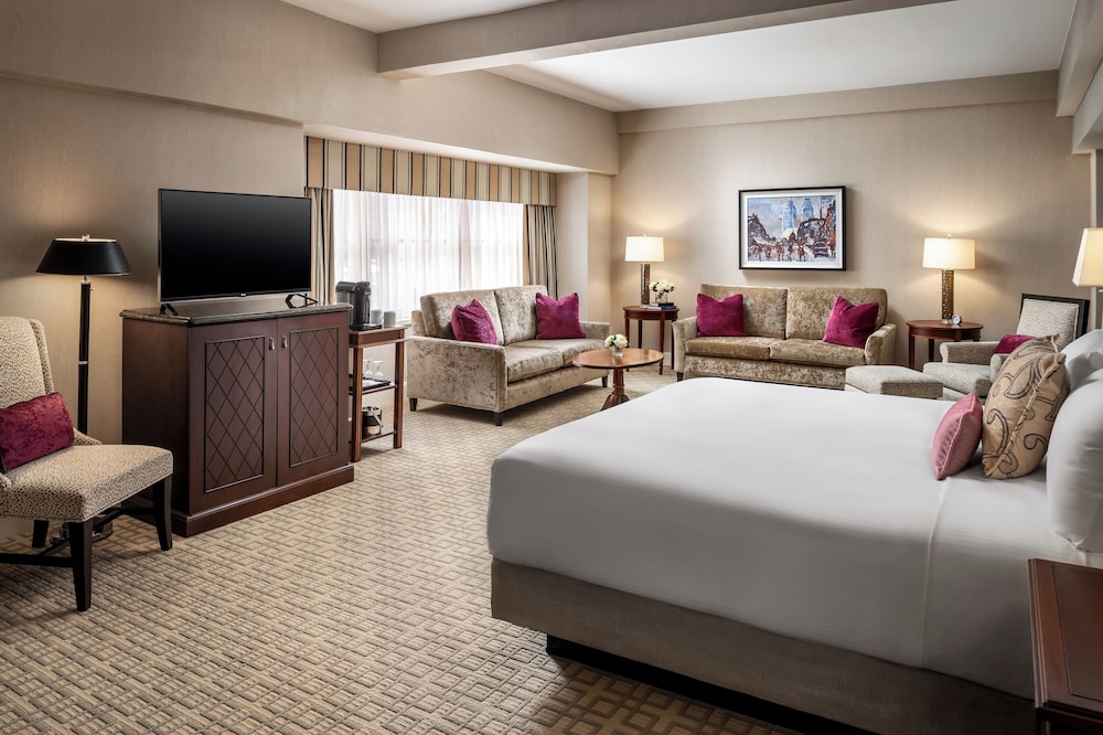 Fairmont Royal York — Hotel rooms in Toronto, Ontario
