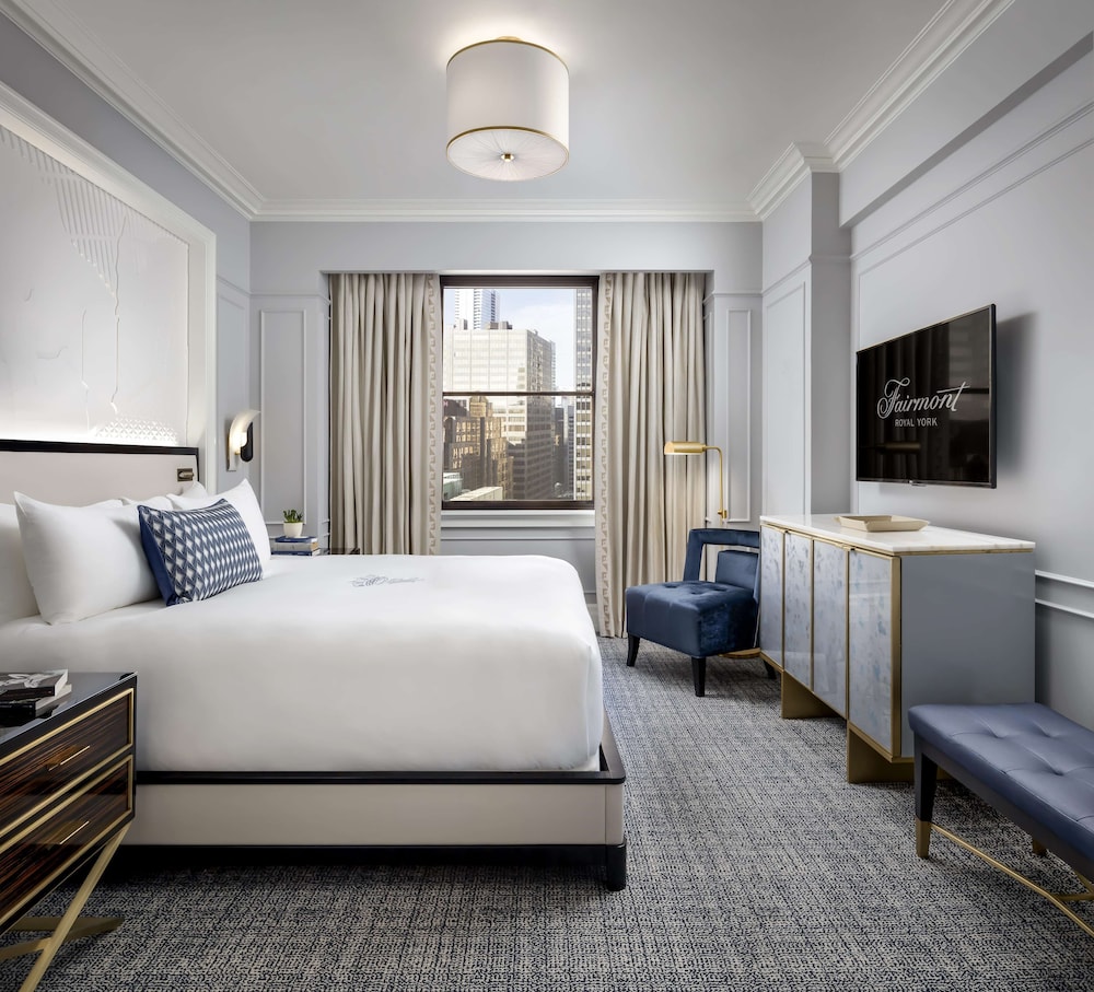 Fairmont Royal York — Hotel rooms in Toronto, Ontario