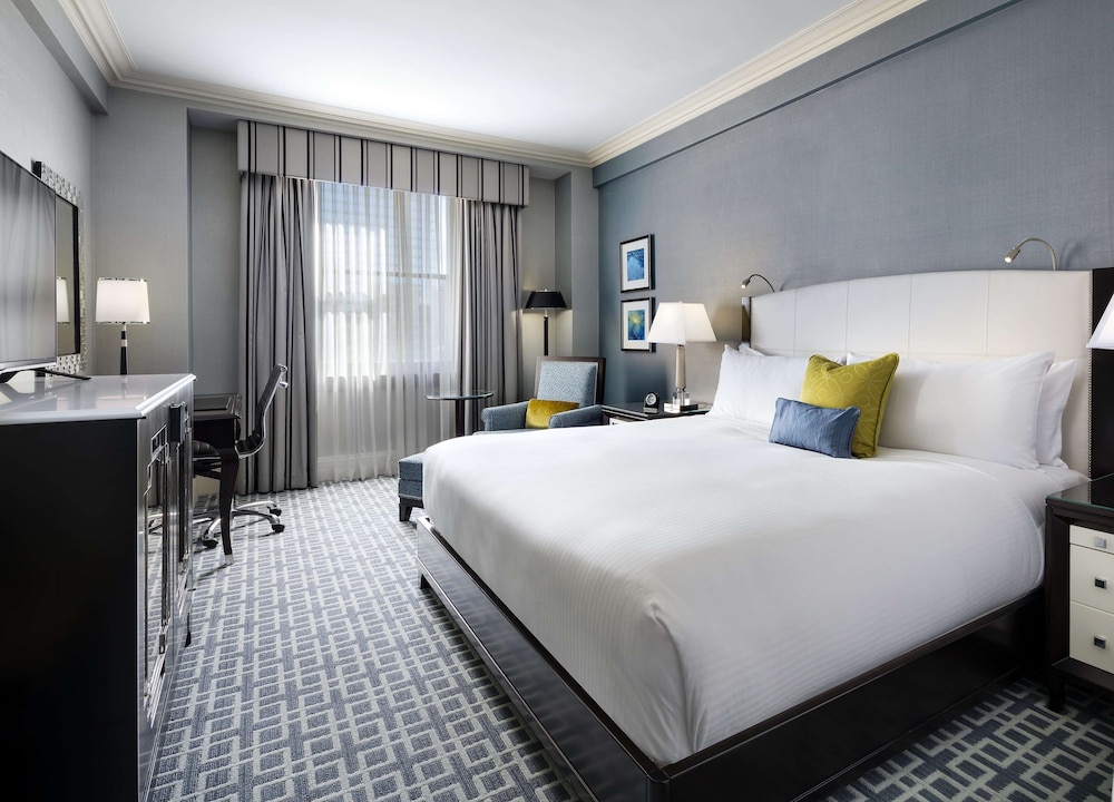 Fairmont Royal York — Hotel rooms in Toronto, Ontario