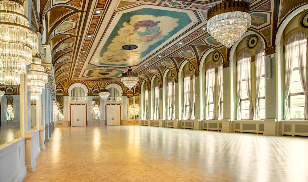 Fairmont Royal York — Hotel building in Toronto, Ontario