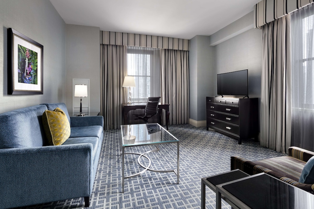 Fairmont Royal York — Hotel rooms in Toronto, Ontario