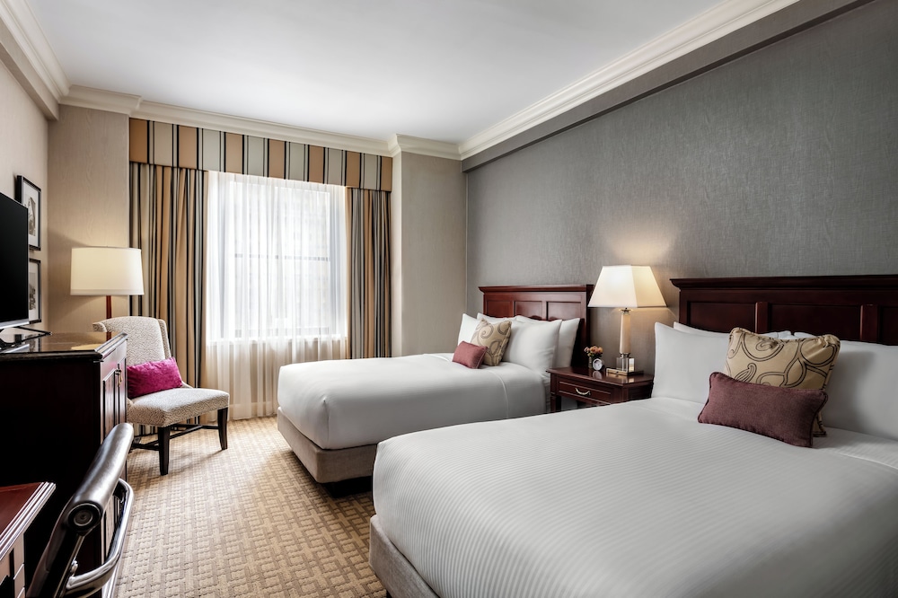 Fairmont Royal York — Hotel rooms in Toronto, Ontario