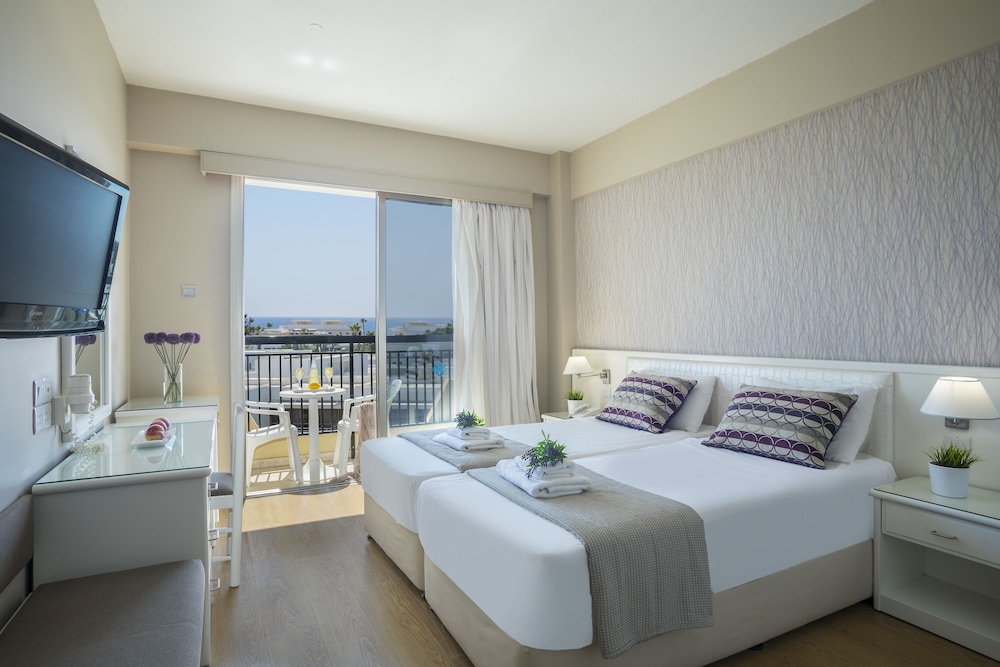 Pavlo Napa Beach Hotel — Hotel rooms in Ayia Napa, Famagusta Region