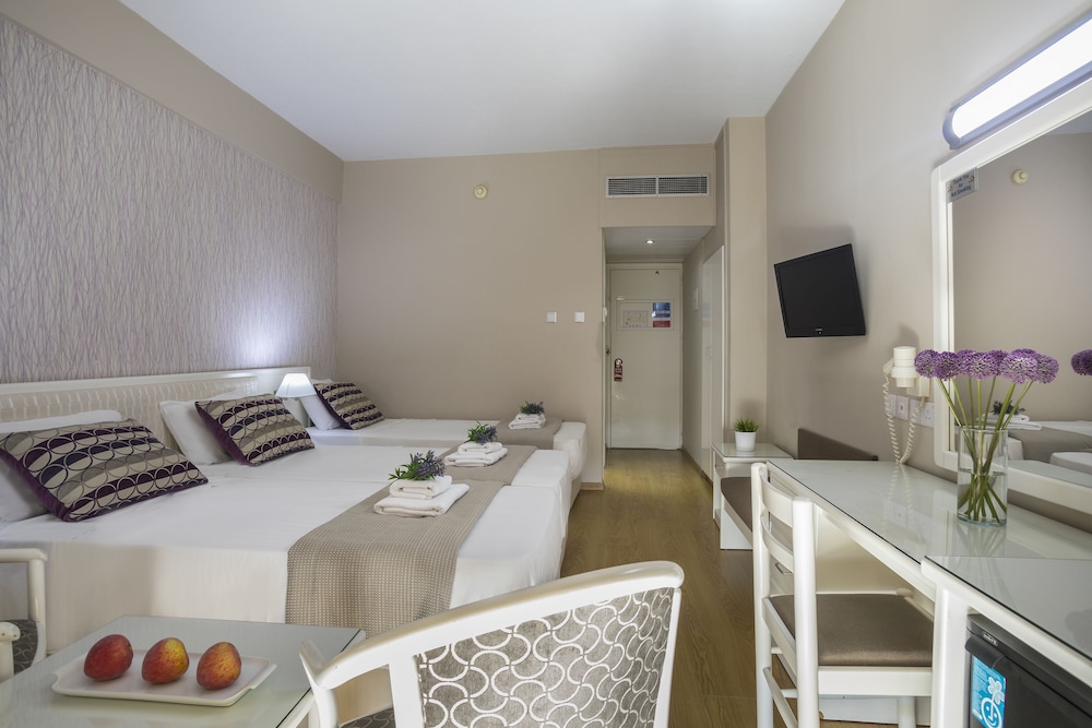 Pavlo Napa Beach Hotel — Hotel rooms in Ayia Napa, Famagusta Region