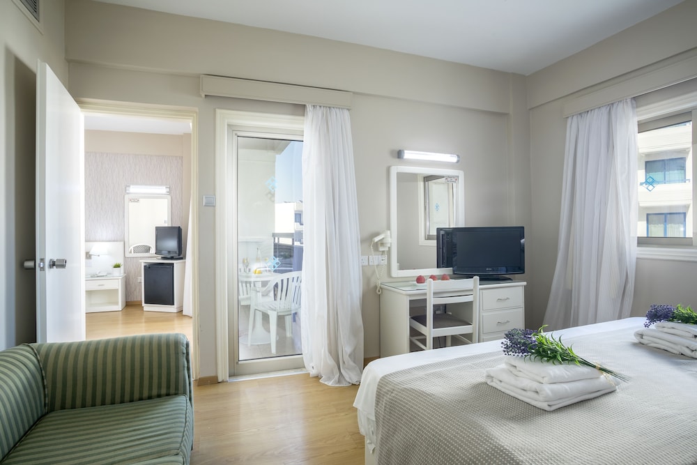 Pavlo Napa Beach Hotel — Hotel rooms in Ayia Napa, Famagusta Region