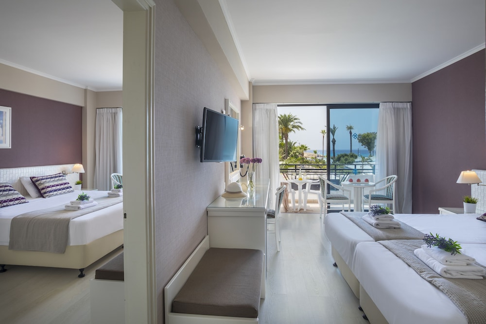 Pavlo Napa Beach Hotel — Hotel rooms in Ayia Napa, Famagusta Region