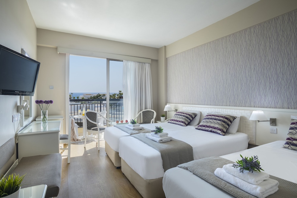 Pavlo Napa Beach Hotel — Hotel rooms in Ayia Napa, Famagusta Region