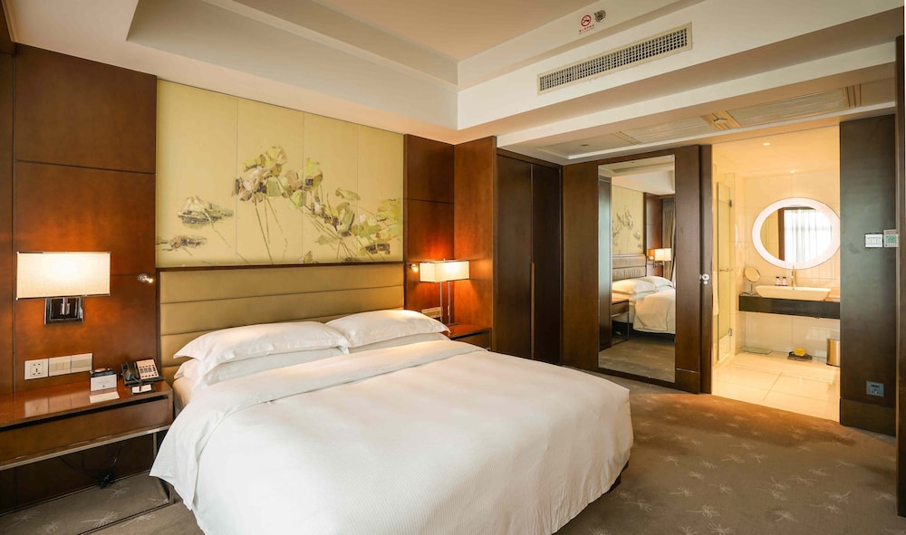 DoubleTree by Hilton Beijing — Hotel rooms in Beijing, Beijing