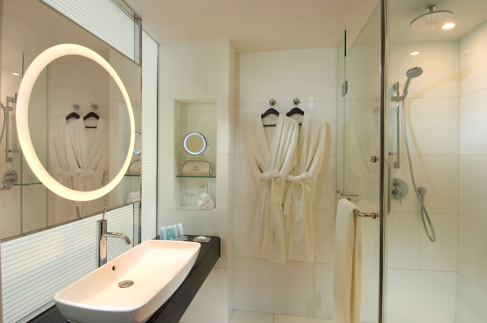 DoubleTree by Hilton Beijing — Hotel rooms in Beijing, Beijing