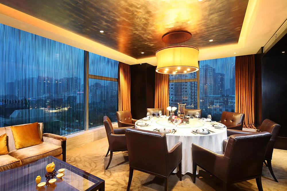 DoubleTree by Hilton Beijing — Restaurant & bars in Beijing, Beijing